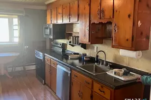 9 Warriner Ave, Enfield, CT 06082 - Photo 8