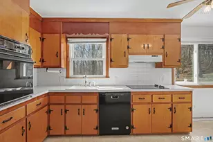 80 Roosevelt St Ext, New Haven, CT 06513 - Photo 10