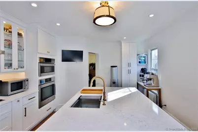 30 Saint George Avenue, Stamford, CT 06905 - Photo 4