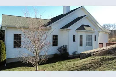 5 Pondview Circle #5, Beacon Falls, CT 06403 - Photo 2