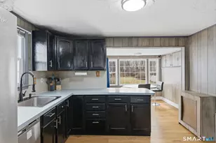 103 Maple St, East Hartford, CT 06118 - Photo 16