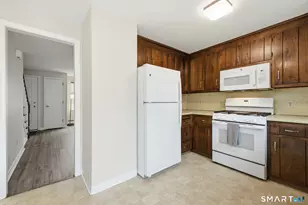 36 Grove St, Manchester, CT 06042 - Photo 10