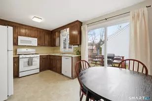 36 Grove St, Manchester, CT 06042 - Photo 8