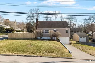 122 Newton St, Norwich, CT 06360 - Photo 2