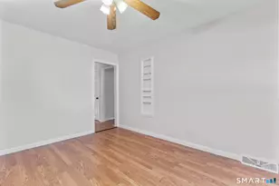 122 Newton St, Norwich, CT 06360 - Photo 12