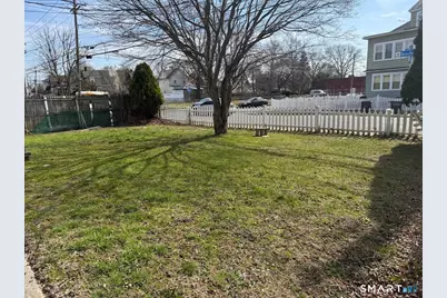 524 Beechmont Avenue, Bridgeport, CT 06606 - Photo 2