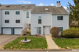 71 Clubhouse Dr, Cromwell, CT 06416 - Photo 1