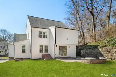 29 Pierce Place, Stamford, CT 06906 - Photo 4