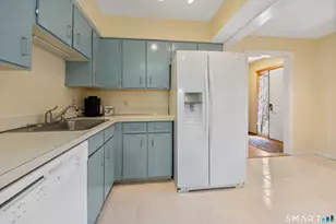 4 Deer Hill Ct, Woodbury, CT 06798 - Photo 14