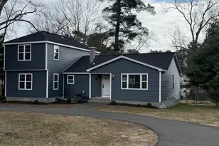 42 Wheeler Dr, Enfield, CT 06082 - Photo 2