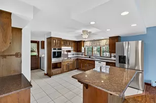 21 Gun Shot Rd, Waterford, CT 06385 - Photo 16