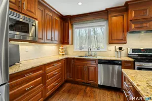 19 Half Mile Common, Westport, CT 06880 - Photo 8
