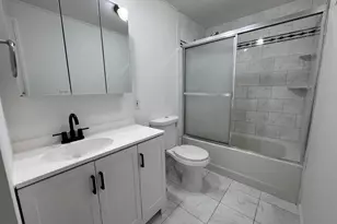 88 E Gate Ln, Hamden, CT 06514 - Photo 8