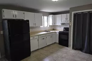 1448 Meriden Rd, Waterbury, CT 06705 - Photo 4