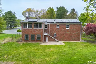 17 Fieldstone Rd, Waterbury, CT 06704 - Photo 4