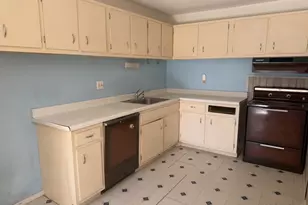 308 Meadowside Rd, Milford, CT 06460 - Photo 4