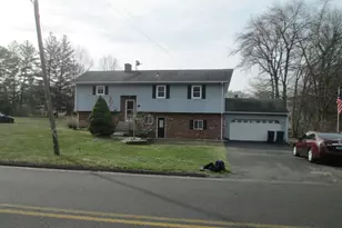 107 Country Club Rd, Cheshire, CT 06410 - Photo 2