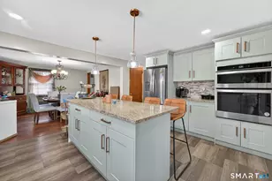 64 Cromwell St, Hartford, CT 06114 - Photo 2