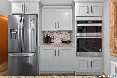 64 Cromwell Street, Hartford, CT 06114 - Photo 8