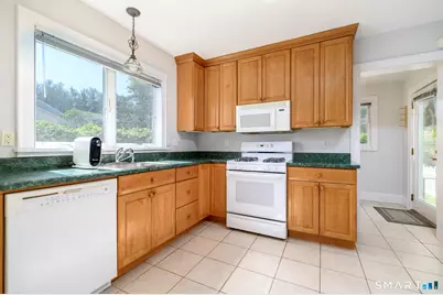 162 Toms Road, Stamford, CT 06906 - Photo 8