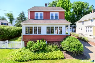 162 Toms Rd, Stamford, CT 06906 - Photo 2