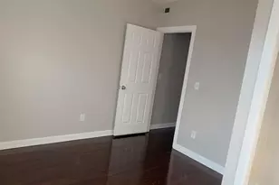 1071 Pembroke St, Bridgeport, CT 06608 - Photo 6