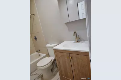 1071 Pembroke Street #3D, Bridgeport, CT 06608 - Photo 10