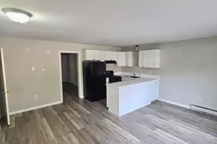 6 Peggy Ln, East Lyme, CT 06333 - Photo 2