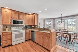 364 Beach Rd, Fairfield, CT 06824 - Photo 22
