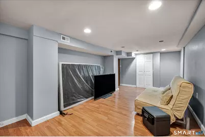 90 West Side Drive, Hamden, CT 06514 - Photo 32