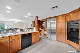 26 Winterset Ln, West Hartford, CT 06117 - Photo 8