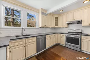 125 Oaklawn Ave, Stamford, CT 06905 - Photo 8