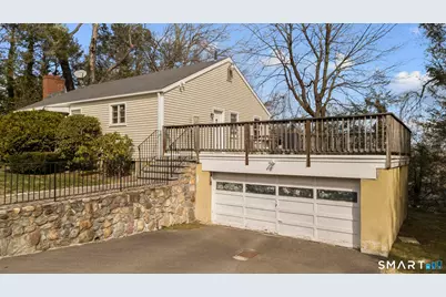 30 Parklawn Drive, Waterbury, CT 06708 - Photo 2