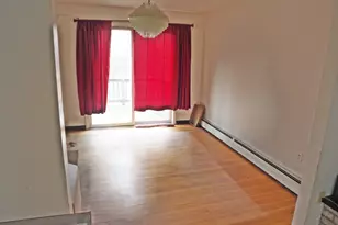 341 Lounsbury St, Waterbury, CT 06706 - Photo 8