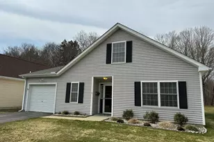 3 Arrowhead Dr, Norwich, CT 06360 - Photo 1