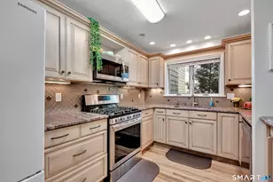 72 Timberwood Rd, West Hartford, CT 06117 - Photo 12