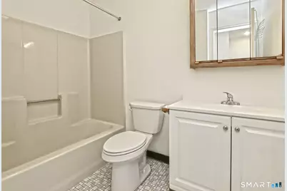 392 Elm Street #F3, West Haven, CT 06516 - Photo 22