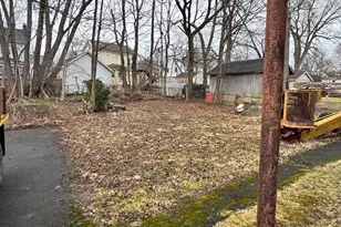 7 Evergreen Ave, Middletown, CT 06457 - Photo 2