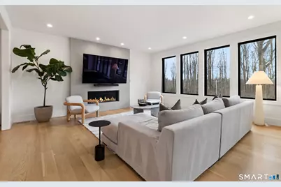 8 Holly Lane, Newtown, CT 06482 - Photo 4