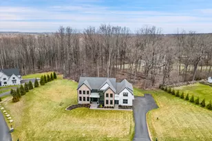 8 Holly Ln, Newtown, CT 06482 - Photo 32