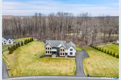 8 Holly Lane, Newtown, CT 06482 - Photo 2