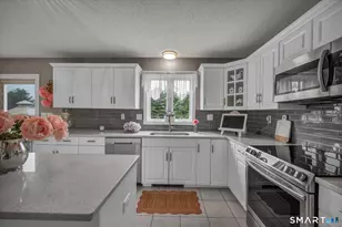 14 Reservoir Dr, Wallingford, CT 06492 - Photo 12
