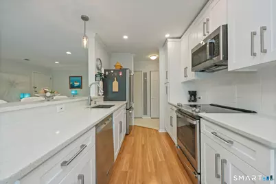 195 Southport Woods Drive #195, Fairfield, CT 06890 - Photo 10
