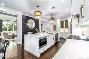 13 Old Castle Dr, Newtown, CT 06470 - Photo 2