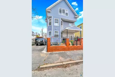 27 Walnut Avenue #3rd Floor, Waterbury, CT 06704 - Photo 1