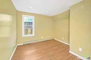 27 Walnut Ave, Waterbury, CT 06704 - Photo 4