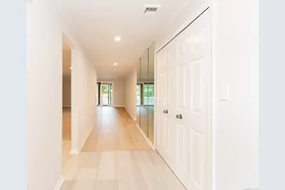 12 Castle Rock #12, Branford, CT 06405 - Photo 4