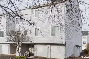 86 Staffordshire Commons Dr, Wallingford, CT 06492 - Photo 2