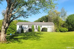 25 Mohegan Dr, Griswold, CT 06351 - Photo 28