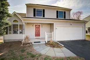 81 Old Stratfield Rd, Fairfield, CT 06825 - Photo 1